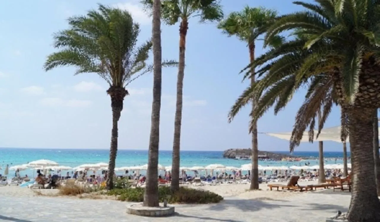 2 Bedroom With Private Garden, Walk To Nissi Beach, Communal Swimming Pool أيا نابا