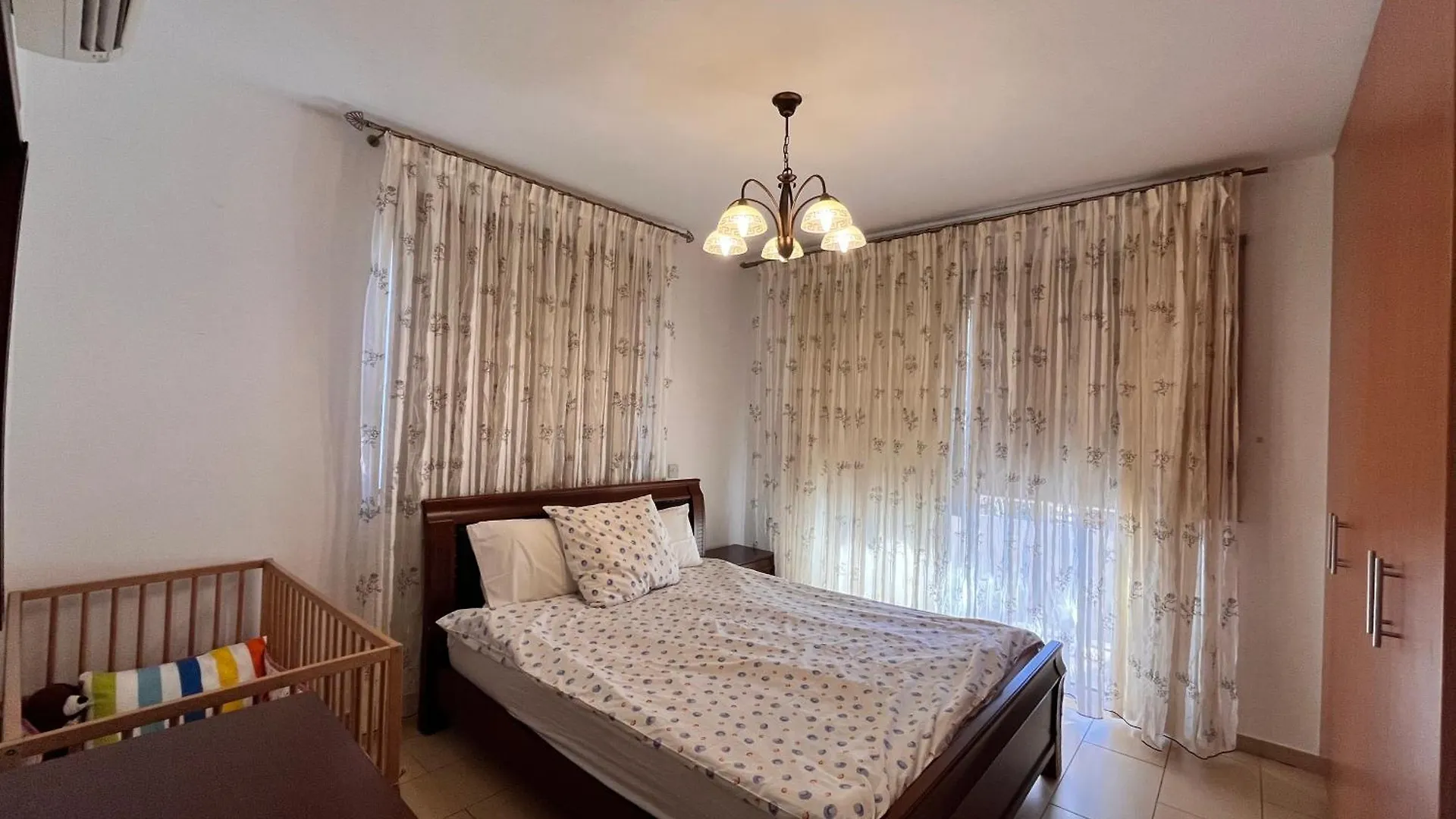 2 Bedroom With Private Garden, Walk To Nissi Beach, Communal Swimming Pool أيا نابا شقة